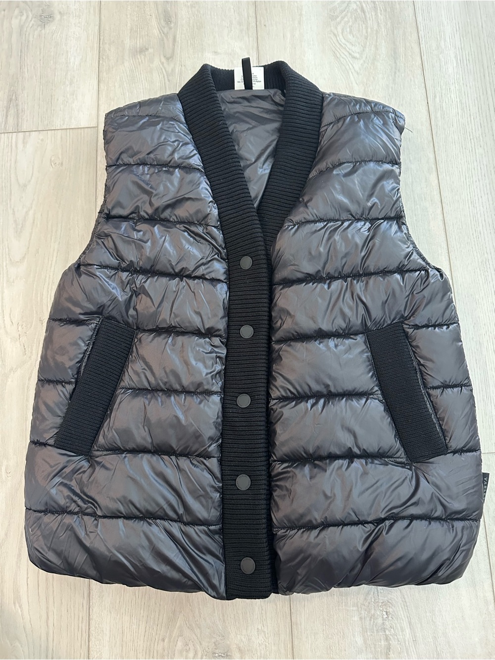 Varley Black Quilted Puffer Vest XS Snap Front Lightweight